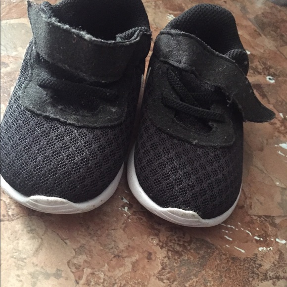 Toddler shoes! Sizes 3-5 - Picture 6 of 7